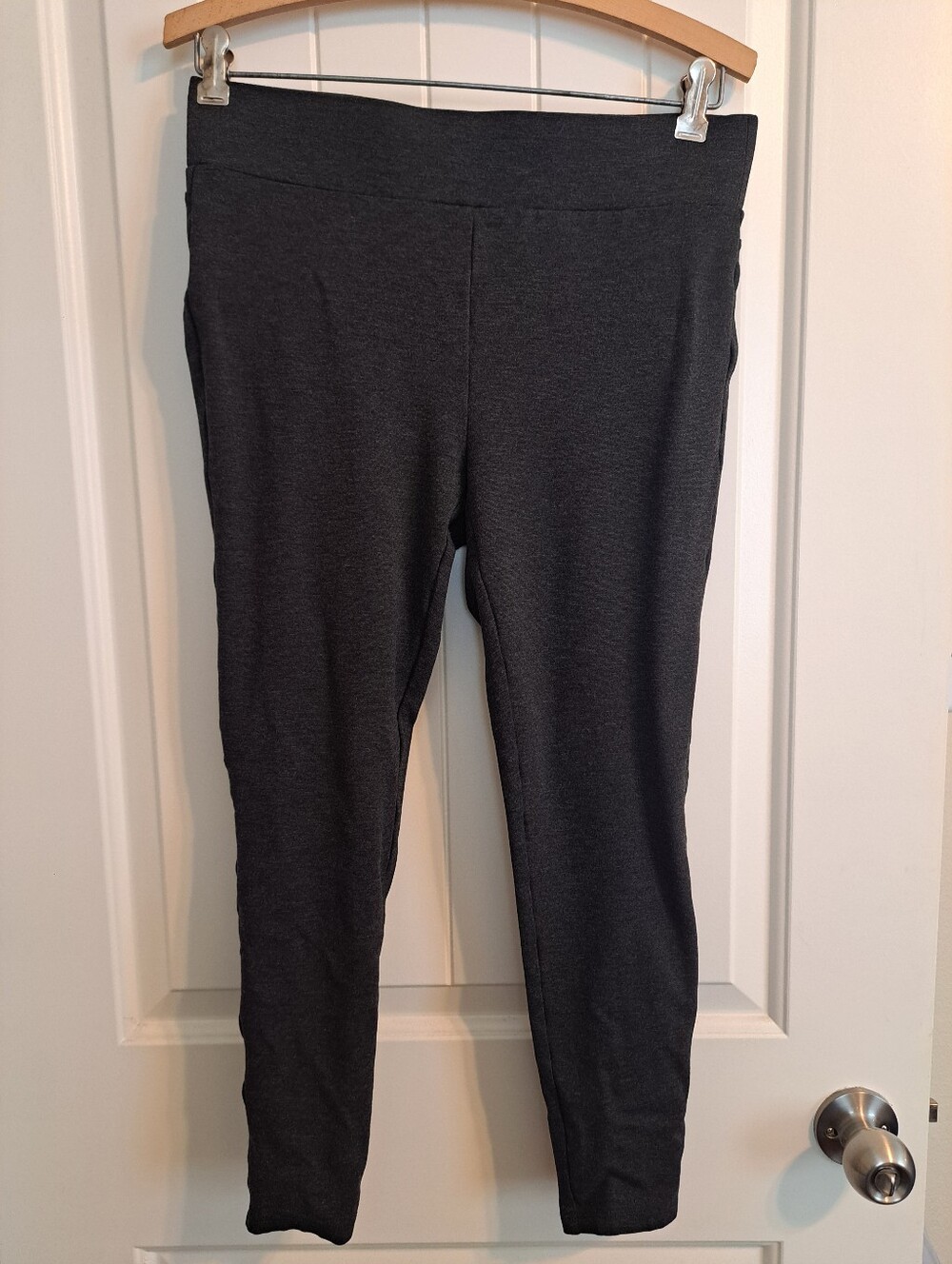 LOFT Petites Dark Charcoal Gray Knit Ponte Leggings MP - Picture 2 of 7